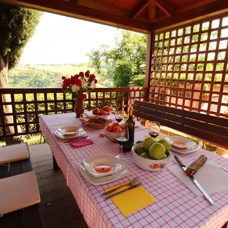 펜션 Spacious Farmhouse In With Private Terrace 몬테카로토