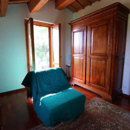 Spacious Farmhouse In With Private Terrace Prázdninový dům Montecarotto